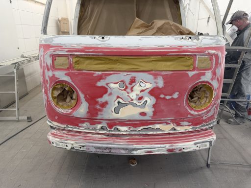 VW T2 vor der Restaurierung in der Werkstatt von Spotrepair Opitz
